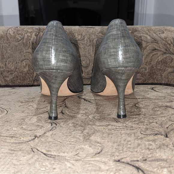 LIKE NEW CONDITION Manolo Blahnik Grey Coated Canvas Size 38 - Picture 2 of 5